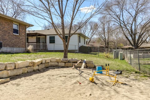 Family-Friendly Lincoln Home with Sandbox and Grill! House in Lincoln