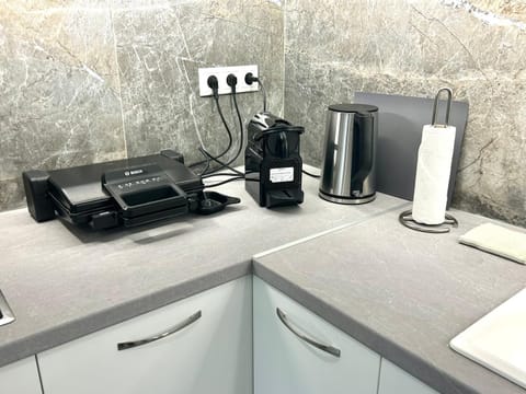 Coffee/tea facilities, kitchen