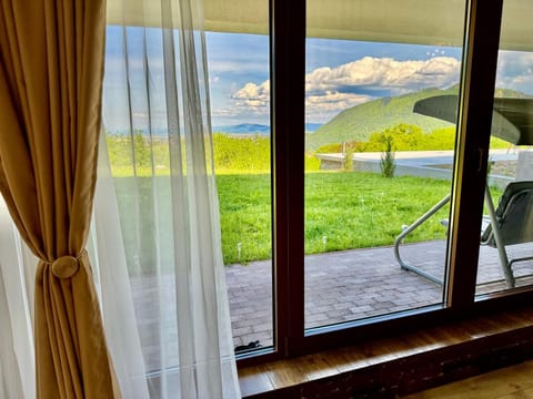 Spring, Day, Garden, Balcony/Terrace, Mountain view