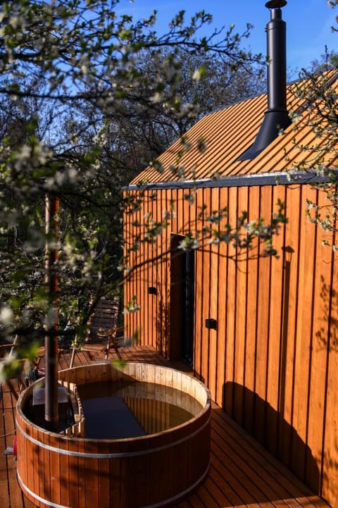 Hot Tub, Hot Tub, Balcony/Terrace, Balcony/Terrace, Garden view