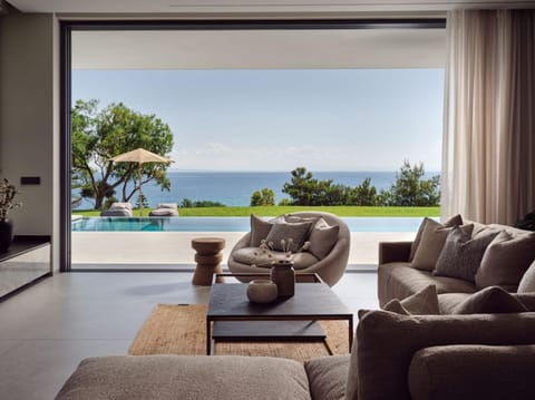 Living room, Pool view, Sea view