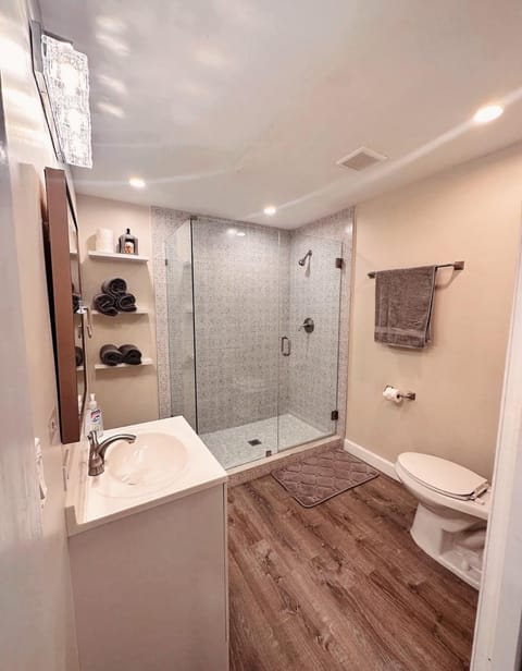 Shower, Toilet, Bathroom