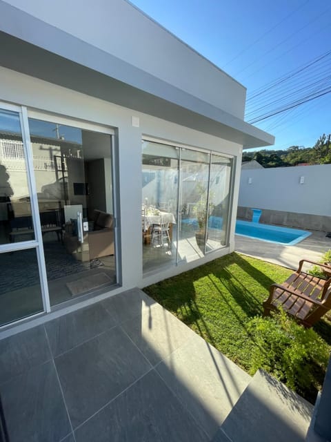 Property building, Day, Garden, Garden view, Pool view