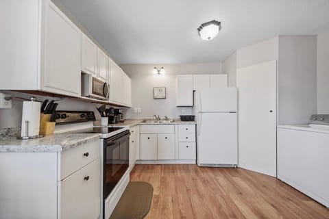 Kitchen or kitchenette, dishwasher, minibar, pet friendly, stove