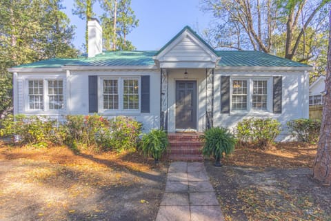 Property building, Garden, Garden view