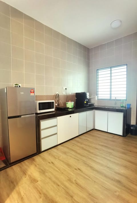 Kitchen or kitchenette, oven, stove