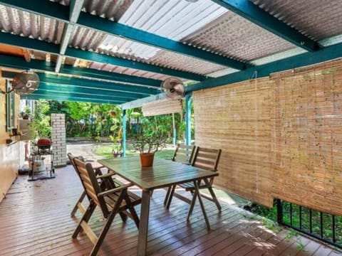 Tranquil Three-Bedroom Retreat with Two Bathrooms Appartamento in Deception Bay