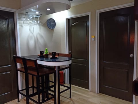 Renz's Metro Hideout Apartment in Pasig