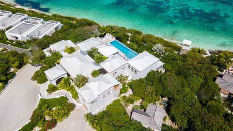 Reef Tides Luxury Beach House Villa in Turks and Caicos Islands