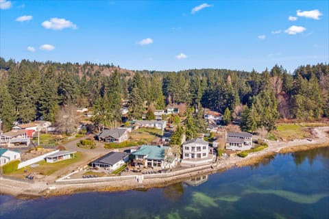 Belfair Beach House House in Hood Canal