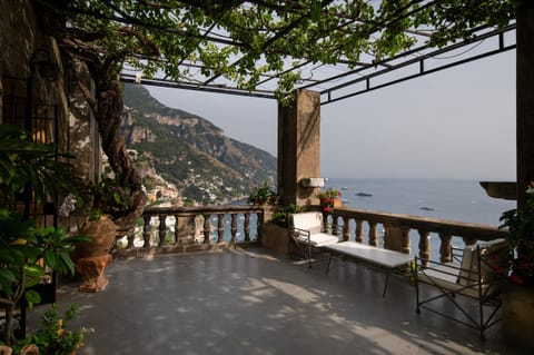 Natural landscape, View (from property/room), Balcony/Terrace, Dining area, Sea view