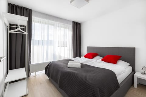 Rendez - 2 Bedroom Apartment, big 85m2, Fresh New, with Parking Included, Air-Conditioned, 2xbalcony Apartment in Bratislava
