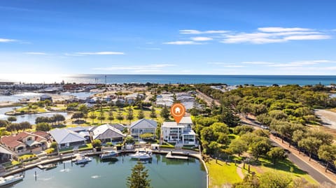 The Keel Retreat - Port Geographe House in Busselton