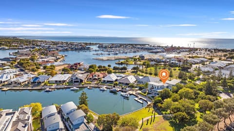 The Keel Retreat - Port Geographe House in Busselton