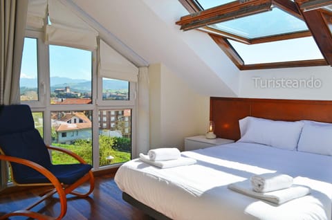 Bed, Natural landscape, View (from property/room), Photo of the whole room, Bedroom, Mountain view