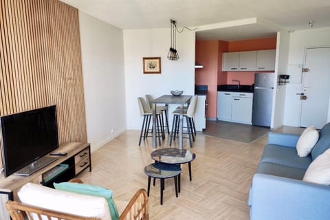 46 m love nest with shared pool Apartment in Mandelieu-La Napoule