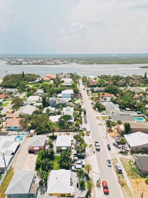 Hidden Beach Bungalow House in New Smyrna Beach