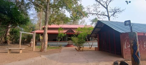 Property building, Spring, View (from property/room), Garden view, Parking