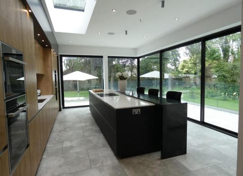 Luxury House with Swimming Pool Casa in Grimsby