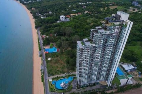 Delmare Beachfront Bangsaray Apartment in Pattaya City