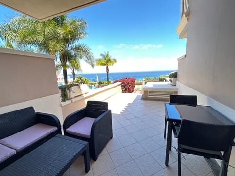 View (from property/room), Balcony/Terrace, Sea view