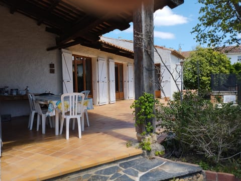 Maison de vacances avec piscine et jardin House in Perpignan