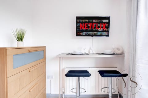 Terracotta Studio A - Wi-Fi, Alton Towers, Netflix Apartment in Stoke-on-Trent