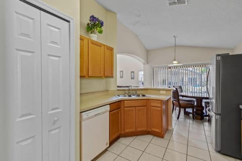 Family Ready in Gated Community Near Attractions villa Villa in Loughman