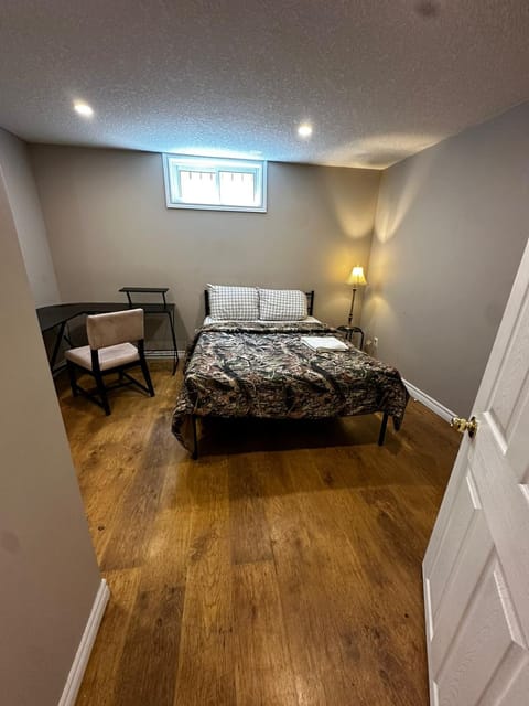 Budget To Go Room- All amenities near by!!2 Vacation rental in Kitchener