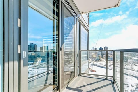 New 1BR Condo w Great Amenities and City Views Apartment in Waterloo