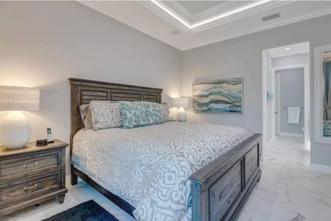 Luxe Beach Home! Perfect for the Whole Family Maison in Naples Park