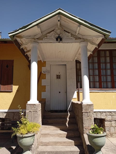 Hostal San Alfonso Chalet in San Jose de Maipo