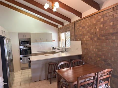 Kitchen or kitchenette, minibar, pet friendly, stove, toaster