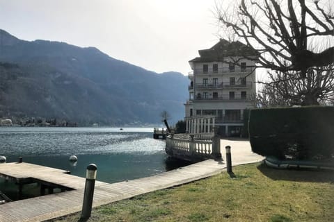 Balcon sur le lac charmant T3 avec vue spectaculaire House in Talloires