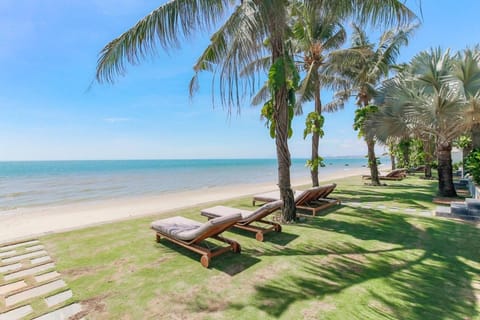 Day, Natural landscape, Beach, Sea view, sunbed