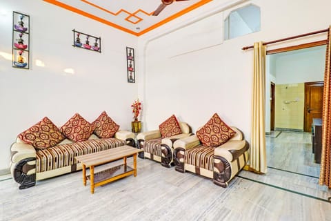 SPOT ON Shri Ram Guest House Hotel in Dehradun