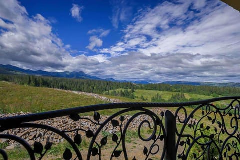 Balcony/Terrace, Mountain view