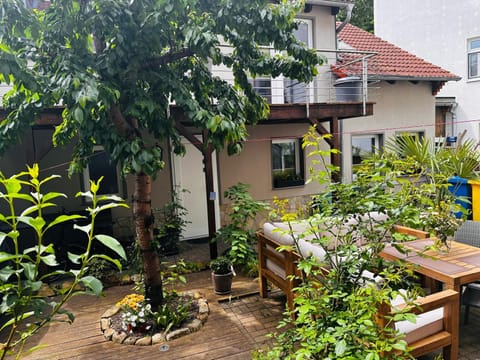 Idyllisches kleines Haus Ferienwohnung in Jena direkt an der Saale House in Jena