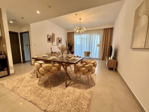 Creek Horizon Minimal Apartment Apartment in Dubai