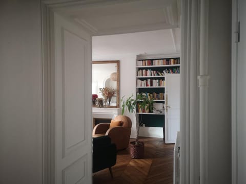 Library, Living room