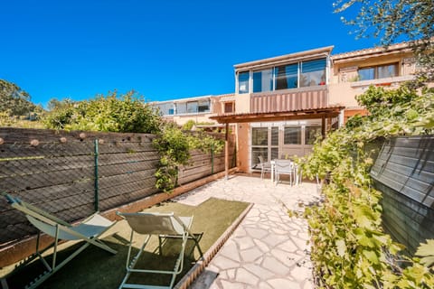 Property building, Patio, Garden, View (from property/room), Garden view