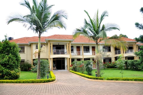 Facade/entrance, Garden