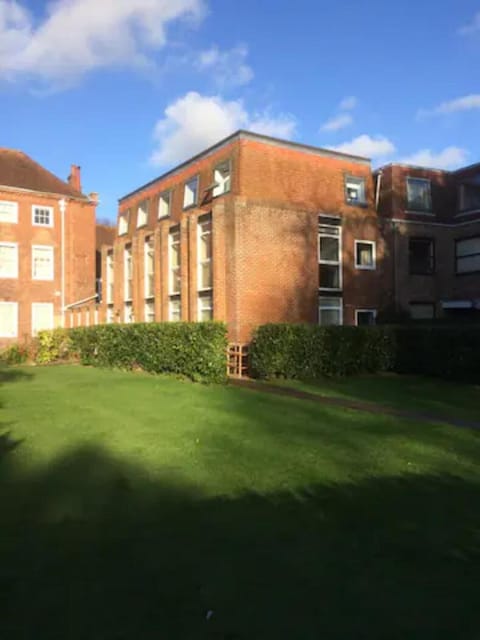 Facade/entrance, Family