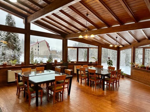 Pensiunea Rasnoava Bed and Breakfast in Prahova, Romania