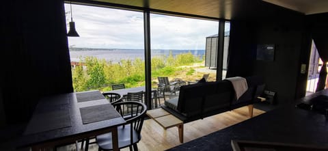 Balcony/Terrace, Lake view