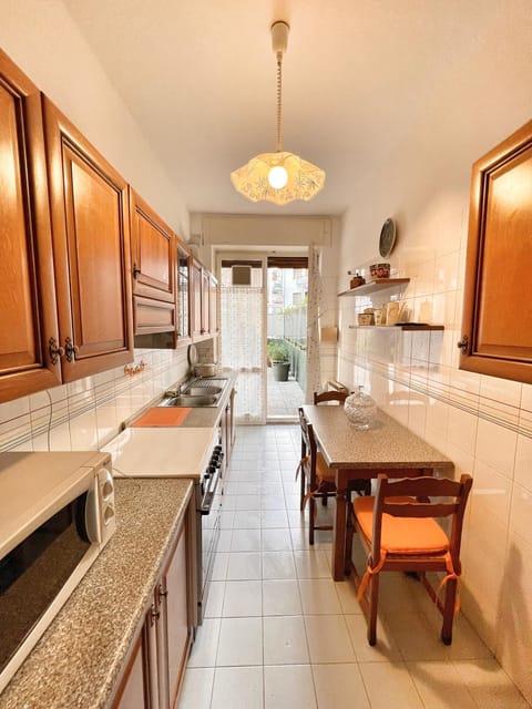 Kitchen or kitchenette, Dining area, dishwasher, oven, stove