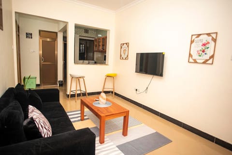 Communal lounge/ TV room, TV and multimedia, Living room, Seating area, Evening entertainment