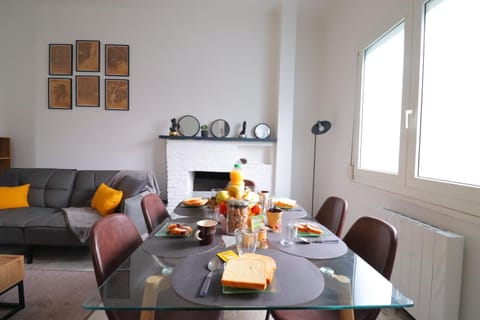 Dining area, Breakfast