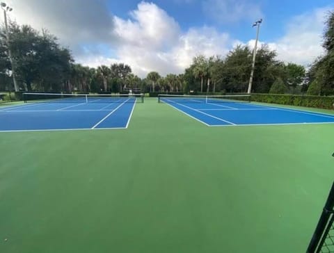 Tennis court, Tennis court