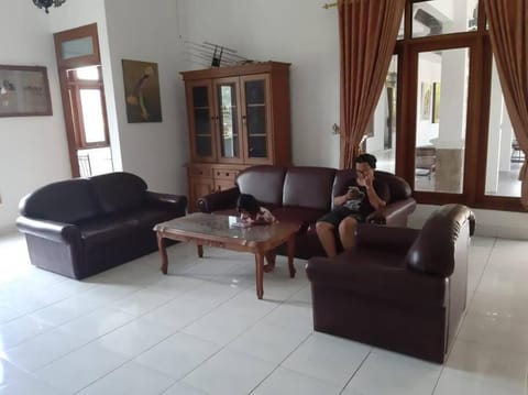 Pringgondani Homestay Maison in Special Region of Yogyakarta